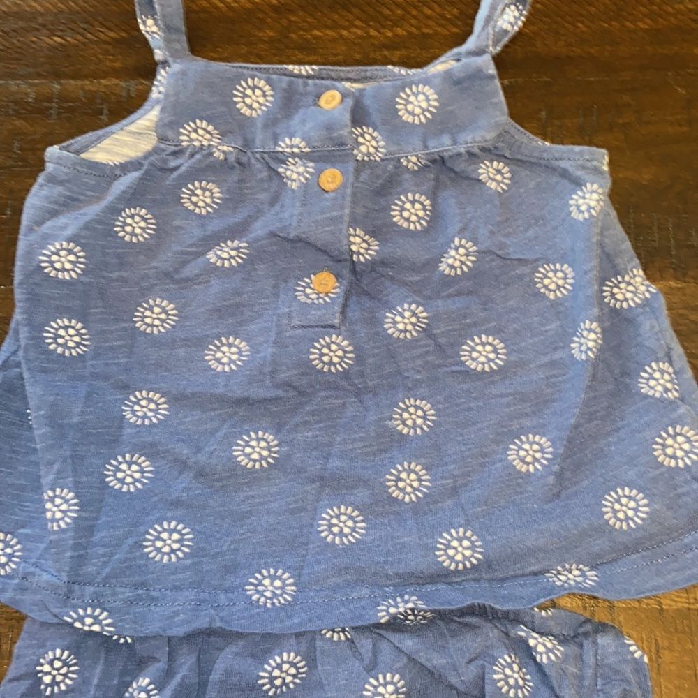 Carters outfit - Picture 2 of 3